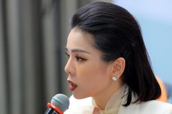 Lệ Quyên: 'Tôi lan tỏa sự bình thản cho chồng cũ'