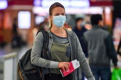 Một chuyến bay từ Anh về Việt Nam có 7 người mắc Covid-19