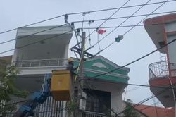 Bong bóng 'vờn' điện!