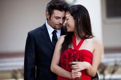 Bà chủ giàu có cô đơn và 'chiêu độc' khiến trai trẻ làm thuê 'dính chặt trong lưới tình'