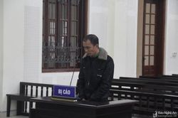 Đến bệnh viện thăm người ốm 'tiện thể' giao ma túy giúp hàng xóm