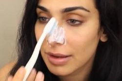 Bung hết mụn đầu đen chỉ bằng 1 chiếc bàn chải đánh răng