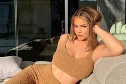 Kylie Jenner nhận gạch đá vì bán nước rửa tay giữa dịch COVID-19