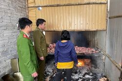 Phát hiện lò sản xuất mỡ bẩn tại một trang trại bỏ hoang