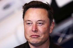 Elon Musk 'vượt mặt' ông chủ Amazon thành người giàu nhất thế giới