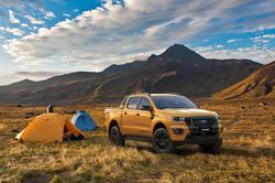 Xe bán tải Ford Ranger bán chạy kỷ lục