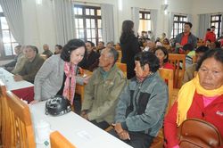 Đồng chí Trương Thị Mai trao quà tết tại Lâm Đồng