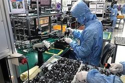 Vượt 'bão Covid-19', xuất nhập khẩu tăng trưởng vượt mốc 668,5 tỷ USD