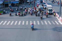 Thay vì bỏ đồng hồ đếm ngược, phải phạt nặng người vượt đèn đỏ