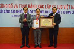 Tổ chức Kỷ lục Việt Nam trao kỷ lục sáng tạo mới