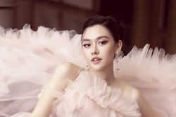 Á hậu Tường San xuất hiện xinh đẹp sau đám cưới
