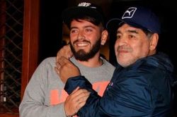 Con trai huyền thoại Maradona ngỡ ngàng tài sản thừa kế ít ỏi từ bố