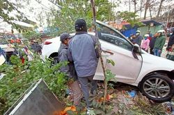 Hải Phòng: Ô tô lao vào chợ, nhiều người bị thương