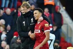 Klopp lý giải nguyên nhân Alexander-Arnold sa sút