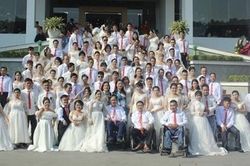 Lễ thành hôn ngời sáng của những người không nhìn thấy, không nghe thấy, không nói được với nhau...