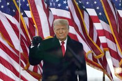 Các hạ nghị sĩ đảng Dân chủ sẽ công bố điều khoản luận tội ông Trump