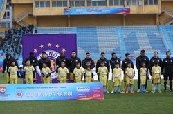 Ban tổ chức Siêu Cup quốc gia phản hồi về sự cố trang phục của cầu thủ nhí
