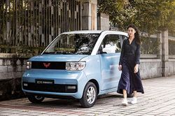 Xe điện Mini EV chỉ 100 triệu đồng của GM 'cháy hàng' ở Trung Quốc