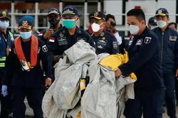 Vụ tai nạn máy bay Indonesia: Đã tìm thấy các phần thi thể nạn nhân