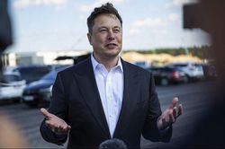 'Giàu nhất hành tinh', Elon Musk lên mạng hỏi cách làm từ thiện