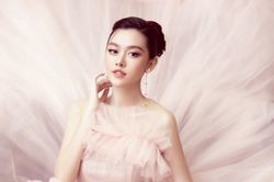 Xuất hiện sau đám cưới, Á hậu Tường San ngọt ngào như công chúa