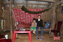 Em ước một căn nhà không bị mưa dột, gió lùa...