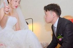 Đám cưới cười ra nước mắt: Cô dâu quá chén, đứng giữa nhà trai đòi 'lập lại trật tự gia đình' và cái kết không thể ngờ sau đó