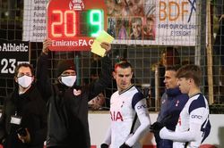 Tottenham thắng lớn trong trận cầu… 100 năm có một