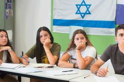 Giáo dục công nghệ ở Israel bị tác động theo giới tính?