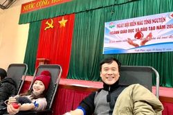 Vĩnh Phúc: Phụ huynh, học sinh đồng hành cùng giáo viên trong 'Ngày Chủ nhật đỏ'