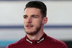 Declan Rice 'bỏ' Man Utd, chọn Chelsea; Quỷ đỏ đang may mắn tại Ngoại hạng Anh
