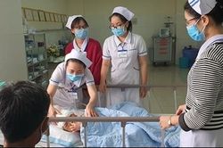Nghi án cha bị tâm thần chém con trai 4 tuổi nguy kịch