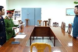 Khởi tố Phó Giám đốc dự án môi trường và biến đổi khí hậu Đồng Hới