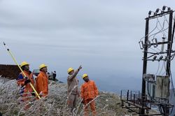 Đảm bảo vận hành điện ổn định tại một số nơi đóng băng ở vùng núi phía Bắc