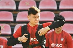 'Mất tích' ở Muangthong, Đặng Văn Lâm sẵn sàng khăn gói ra đi?