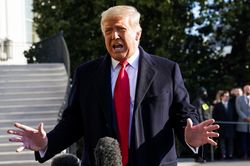 Tổng thống Trump biện minh cho phát ngôn kích động bạo lực