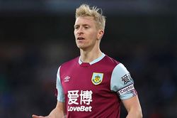 Burnley không phải đối thủ dễ chơi của MU
