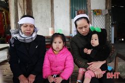 Những tấm lòng thơm thảo 'sưởi ấm' gia đình khốn khó trong giá rét