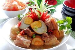Thịt lợn kho trứng ai ăn cũng khen