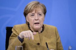 Thủ tướng Đức Merkel chỉ trích Twitter khóa tài khoản của ông Trump