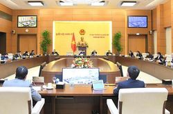 Bế mạc phiên họp thứ 52 của Ủy ban Thường vụ Quốc hội