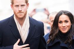 Vợ chồng Meghan Markle bị dân mạng phản đối dù Nữ hoàng Anh gửi lời mời về đoàn tụ hoàng gia