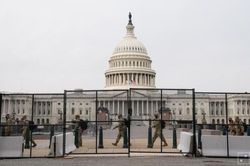 Tổng thống Trump ban bố tình trạng khẩn cấp tại thủ đô