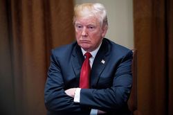 YouTube bất ngờ đình chỉ kênh của Tổng thống Trump