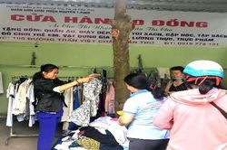 Quán cơm giá 1.000 đồng: Để người nhận từ thiện không còn mặc cảm