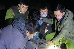 Mật phục 2 ngày đêm để bắt giữ đối tượng 9X buôn 'hàng trắng'