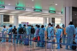 Chính thức tạm dừng cấp phép các chuyến bay từ Anh và Nam Phi về Việt Nam