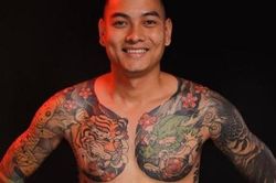 Truy nã Hồ Văn Khoa nổ súng vào xe ô tô của 'thánh chửi' Dương Minh Tuyền