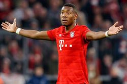 Liverpool chê Alaba quá thấp để đá trung vệ