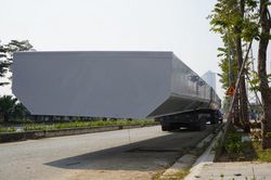 Tạm giữ ô tô 'siêu khủng' lọt qua nhiều chốt trạm kiểm soát ở 3 tỉnh thành